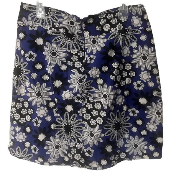 An MIKK Couture Floral Skirt in size large - Picture 7 of 7